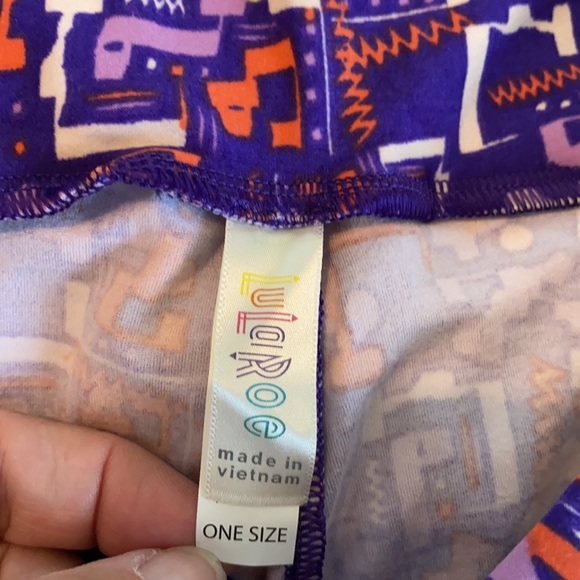 LuLaRoe legging bundle with 4 pieces size OS - Picture 8 of 12